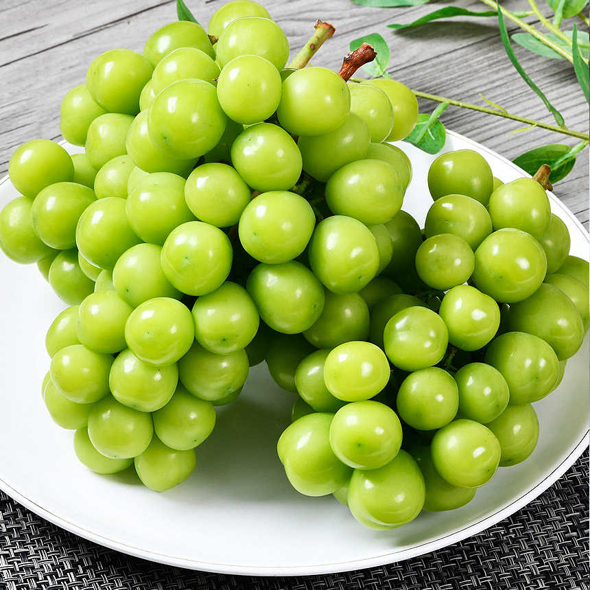 샤인머스켓 중과 1kg 2개