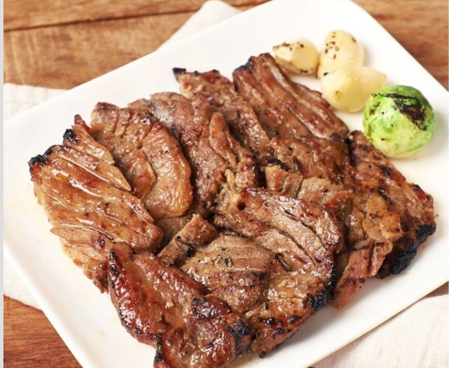 칼집 양념 돼지 왕구이 2.4kg