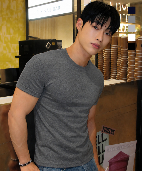 프레임 머슬핏 반팔티셔츠